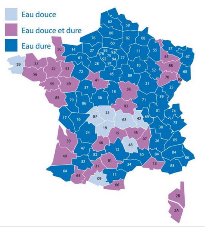Le calcaire, c`est quoi exactement ?  Le calcaire est une roche sédimentaire principalement constituée de carbonate de calcium. On le trouve partout en France : 